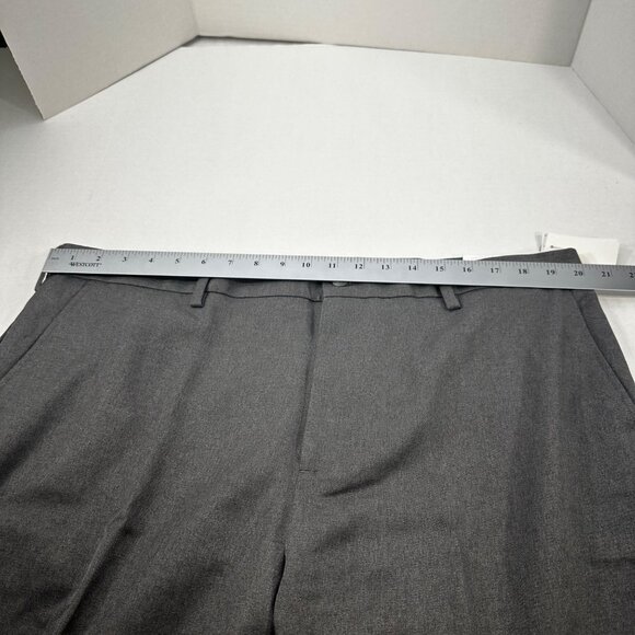 Van Heusen Men's Size 40x29 Pant Traveler Classic Fit Flat Front Gray New - Picture 9 of 16